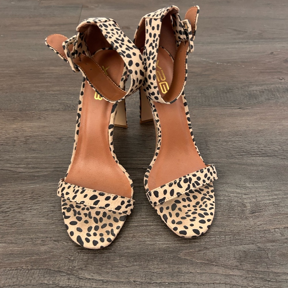 Leopard Print Heels - Picture 2 of 4